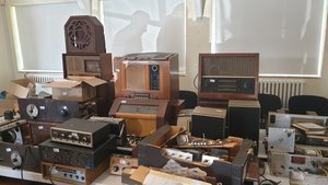 tnmoc's tweet photo. The next Electro Jumble is 13 October- what treats will you find? #testequipment #militaryitems #domesticradios #telecommunicationequipment and #vintagecomponents. https://t.co/8RGeCEt8nJ https://t.co/n6EsR9g9op