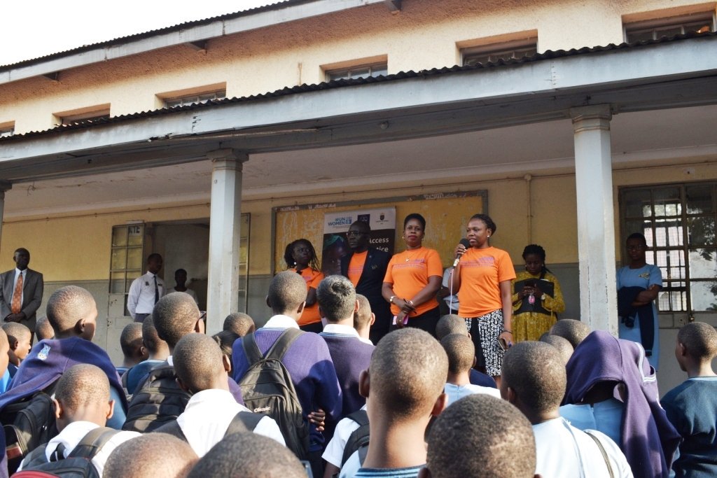 ug_lawsociety's tweet photo. Moments from our engagement this afternoon with students of Old Kampala S.S.S on #SGBV led by ULS CEO, @JoyceNalunga.
As ULS, we are committed to promoting a society where there's zero violence against women & girls.
#RuleofLawWeek #SpotlightENDViolence https://t.co/RETGtNCAzW
