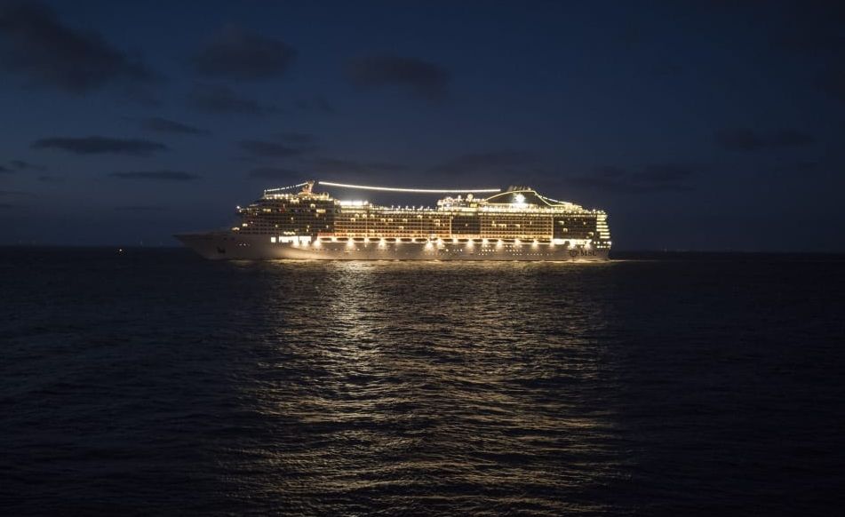 GuideLotto's tweet image. The Mega Millions #jackpot has been won, but 190 MILLION EUROS from EuroMillions are still waiting for you. Play immediately, otherwise you'll miss tonight's draw. lottoguide.org/euromillions (And then, let's sail away).