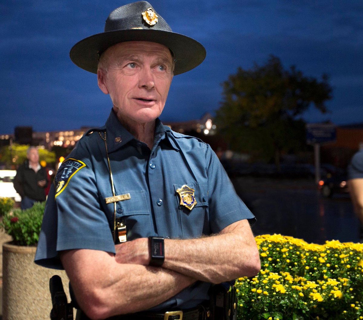 ChiefJoeFinn's tweet photo. On behalf of @BostonFire , my condolences to the family, friends and members of @MassStatePolice on the passing of my dear friend Det. Lt. Bill Coulter. He gave so much to all. The consummate professional with a generous heart who made a difference. https://t.co/tmCuxF7r36