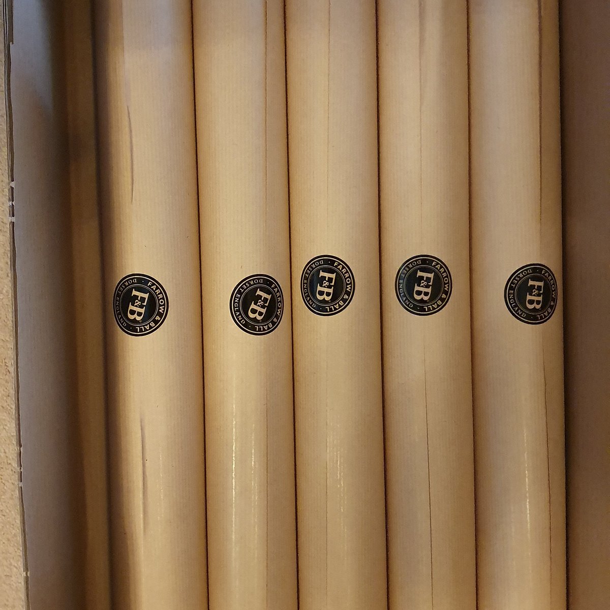 DecoratorAndy's tweet image. Today&apos;s wallpaper project @FarrowandBall #MasterDecorators andrewpullen.co.uk