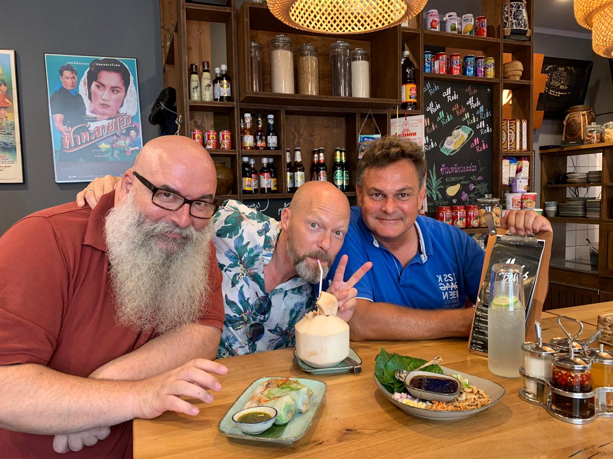 Was macht eigentlich ein Manager? René Berto ist Manager von <a href="/ConchitaWurst/">Conchita Wurst</a> und Alf Poier gewesen, als beide das Abenteuer <a href="/Eurovision/">Eurovision Song Contest</a> wagten. Mehr auf mercicherie.simplecast.fm/72063a96 #podcast