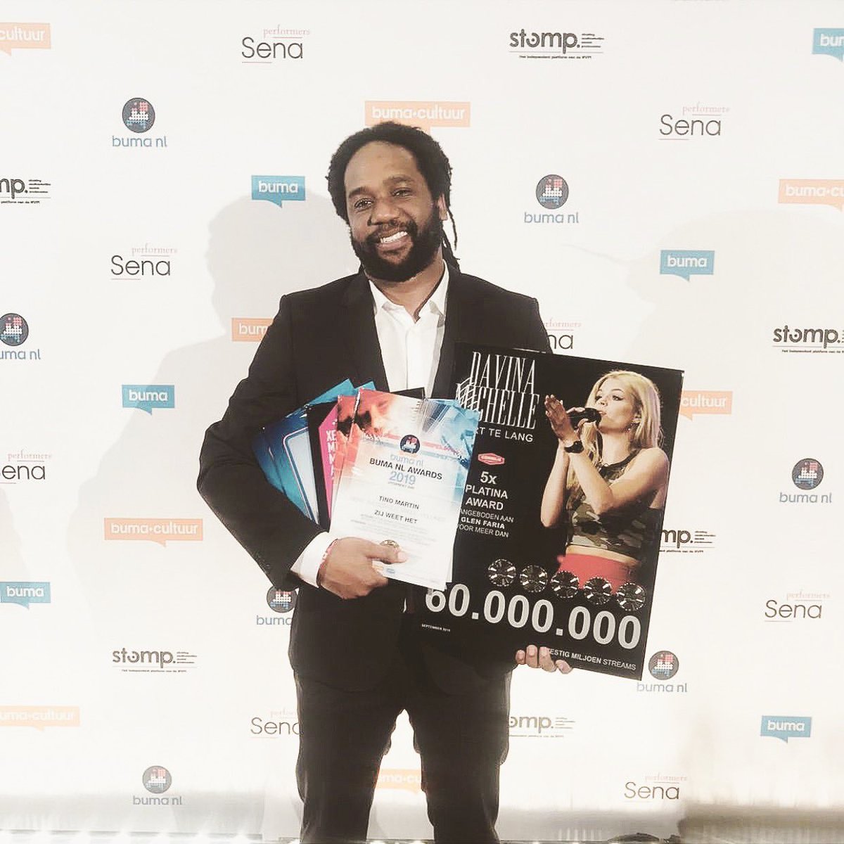 Congrats <a href="/glenfaria2016/">Glen Faria</a> met 6 (!!) Buma NL Awards en 5x Platinum Award voor ‘Duurt Te Lang’! TROTS! 😍🏆