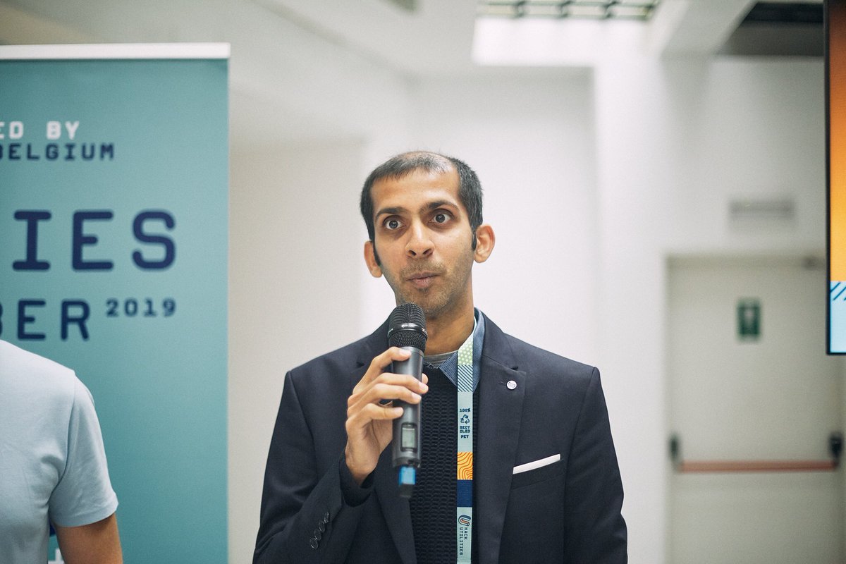 HackBelgium's tweet photo. 💡How might we use #technology within the utility industry ? Tech specialists #1 from @thirdspaceauto working on democratising #drones and #AI systems for challenging utilities tasks such as #waste detection for example. #HackUtilities https://t.co/2VUy6tYv4f