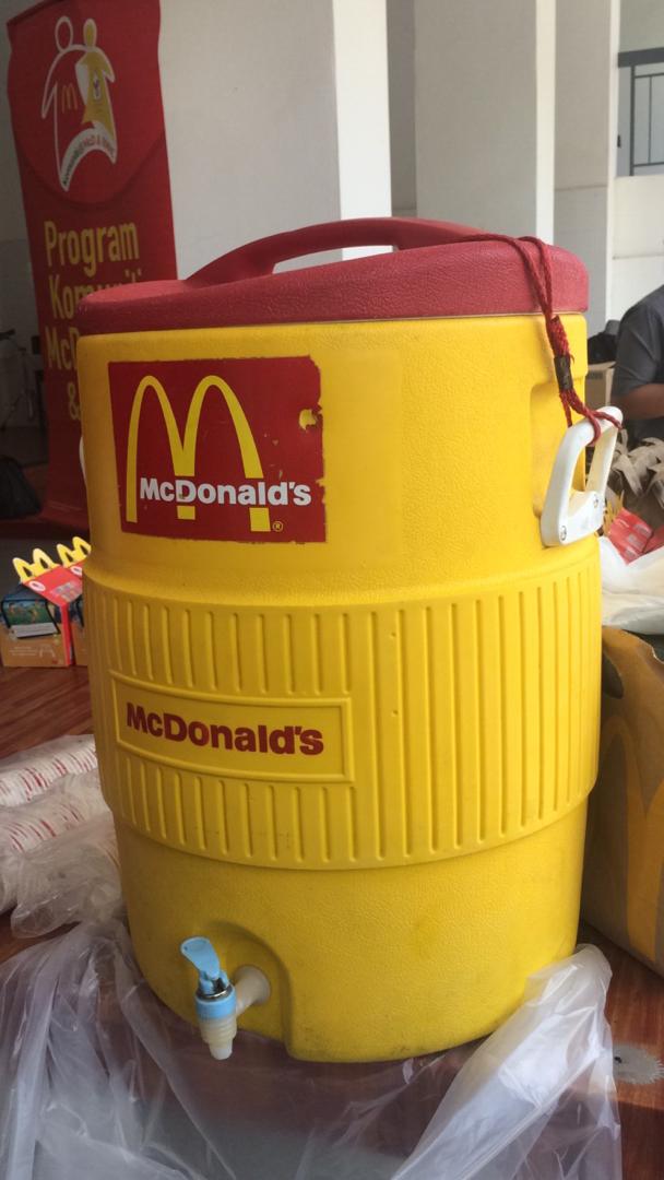 Vivek K Singh On Twitter Rt Amcian Thank You To Mcdonald Mcdonaldsmalaysia Sponsor Us And Children Of Brdb Rotary Children At Seri Kembangan For Csr Program Mcdonald Csr Communityservice Aviationmanagementcollege Lepasanspm Aviation