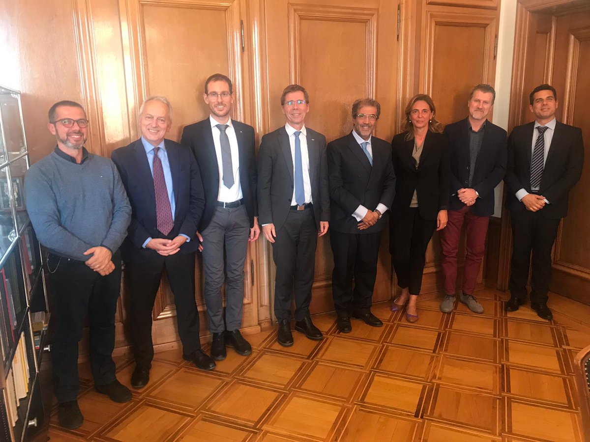 ItalyinCH's tweet photo. L'Ambasciatore Silvio #Mignano (quarto da destra) in visita al Politecnico federale di #Zurigo #ETH
Botschafter Silvio Mignano (4. von rechts) besucht die ETH Zürich https://t.co/V4Si5v71an