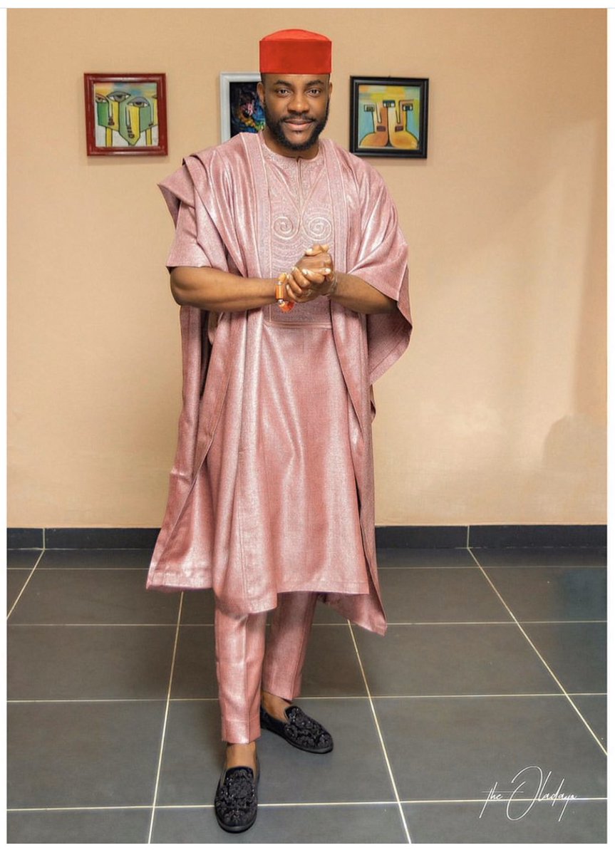 Nobsdaslushhkid's tweet photo. I don’t know how you like your Agbada but this is @Ebuka  in classy @tribesbynobs design. https://t.co/robYwHTHKU