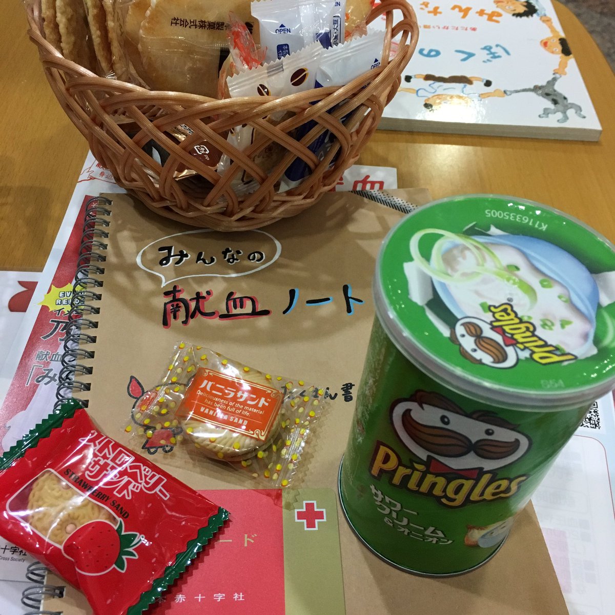 shinchanDL's tweet photo. 抜いた血400㎖と相殺されてゼロカロリーです（暴論） https://t.co/ibr89K6yz5