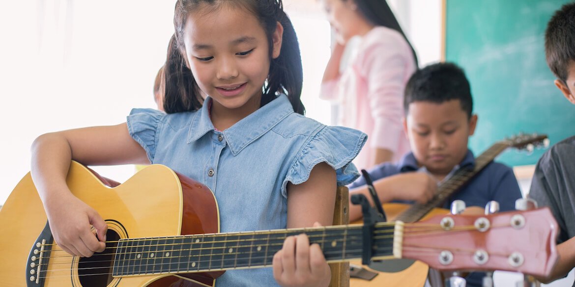 TheMusicWorksSG's tweet image. How To Sharpen Your Guitar Skills By Taking Classes - tmw.com.sg/how-to-sharpen…

#basicguitarlessons #singaporeacousticguitarlessons