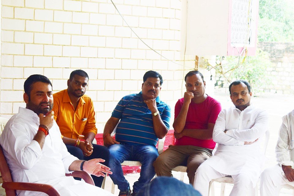 vikrambjpmp's tweet photo. रामपुर बाघेलान विधानसभा के विधायक कार्यालय में बैठकर जनता जनार्दन की समस्याओं को सुनकर निराकरण हेतु संबंधित अधिकारियों को निर्देशित किया !! #vikramsingh_vickybhaiya #mla #rampur_baghelan #bjpmp #vikramsena #bjpsatna https://t.co/55e3l8d32S