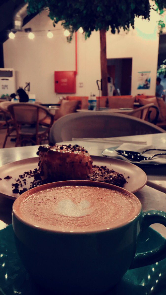 #يوم_القهوه_العالمي

صُنعت بحب 🎶