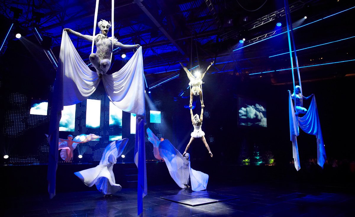 Still no Christmas party plans?! We’ve got you covered!🥳
Join us this Christmas for an evening of spectacular world-class cirque entertainment, mesmerising theming, delicious canape reception, 3 course festive feast, midnight breakfast and much more! bit.ly/2PdbsHt