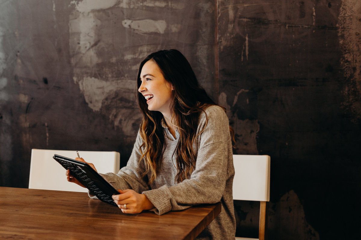 ¿Buscas trabajo? | Sea como fuere, puede que te encuentres en un proceso de selección algún día y es importante conocer que no se debe hacer durante una entrevista. 

Los detalles marcan la diferencia 👉 eformacionsem.es/lo-que-no-se-d…

#Entrevista #Empleo #CV #Trabajo #Laboral