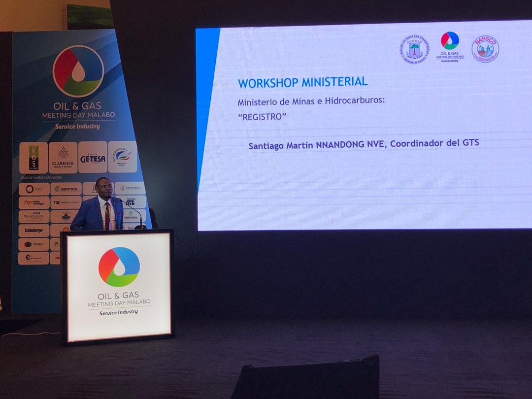 #OGMDM 
Don Santiago Martin Nnandong Nve Coordinador Administrativo del Gabinete Superior de MMH Presenta la importancia del registro para las empresas de servicio en el Ministerio de Minas e Hidrocarburos en la Conferencia <a href="/OilGasMDMalabo/">Oil&Gas Meeting Day Malabo</a>. <a href="/GabrielObiang/">Gabriel Mbaga Obiang Lima</a> <a href="/JacintoOwono/">Jacinto Nguema Owono Martínez</a>