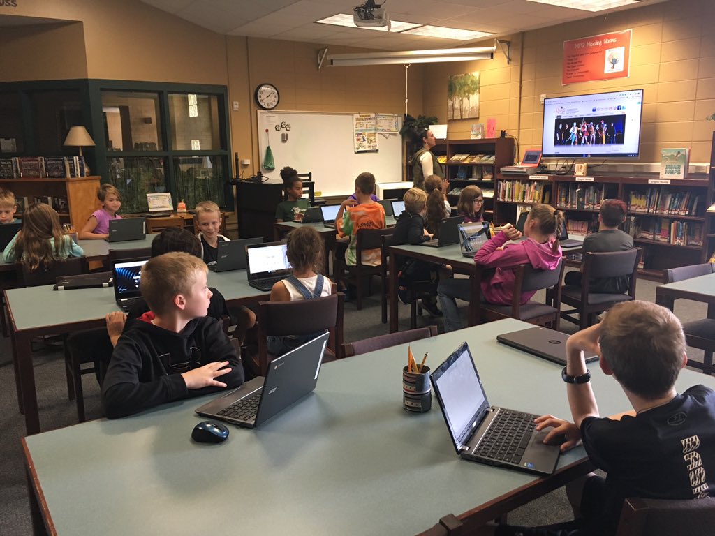 MrsSimacek's tweet photo. Collaborating with @renee_reszel to help Ss use Citationsy to cite sources correctly when doing research #mpqtigerway #riponwiproud #ripon5th https://t.co/62WtbbsLl0