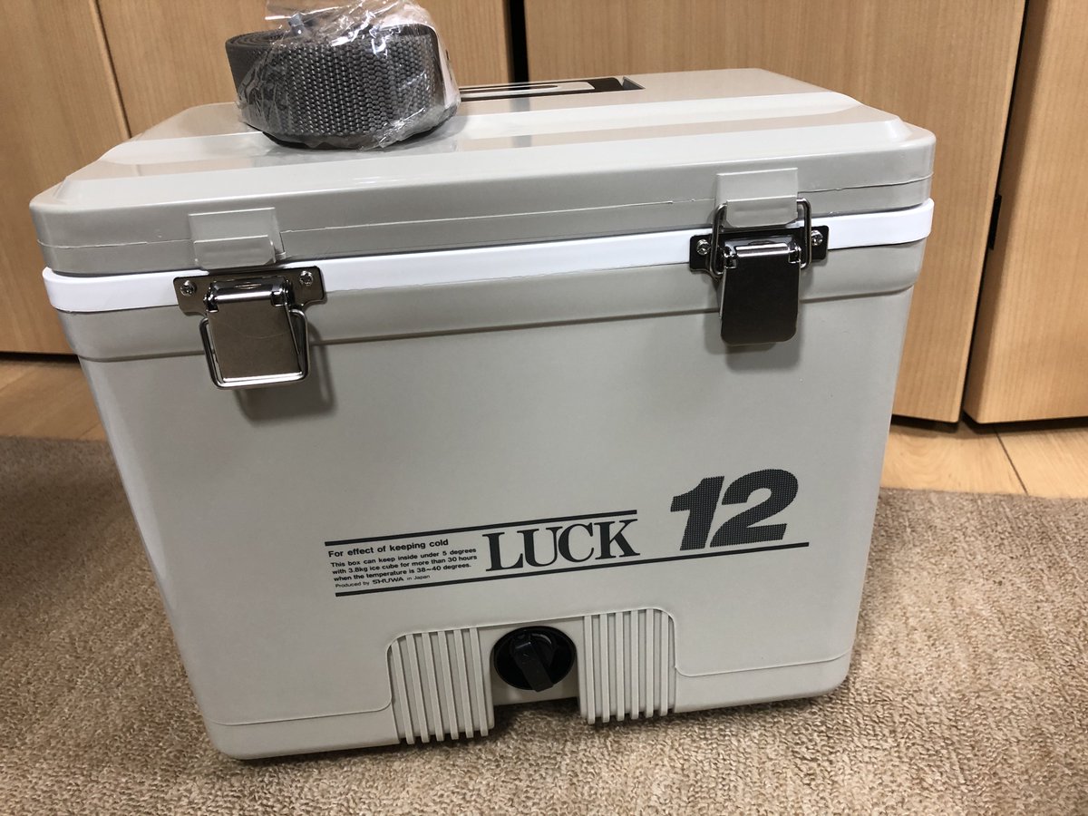 O Xrhsths アフロ宮 Sto Twitter 増税前に買ったクーラーボックス届いた バイクにも詰めるサイズだし 水抜きも出来るし良い感じ 釣り用に竿立て付けたいので後で適当にdiyしましょう