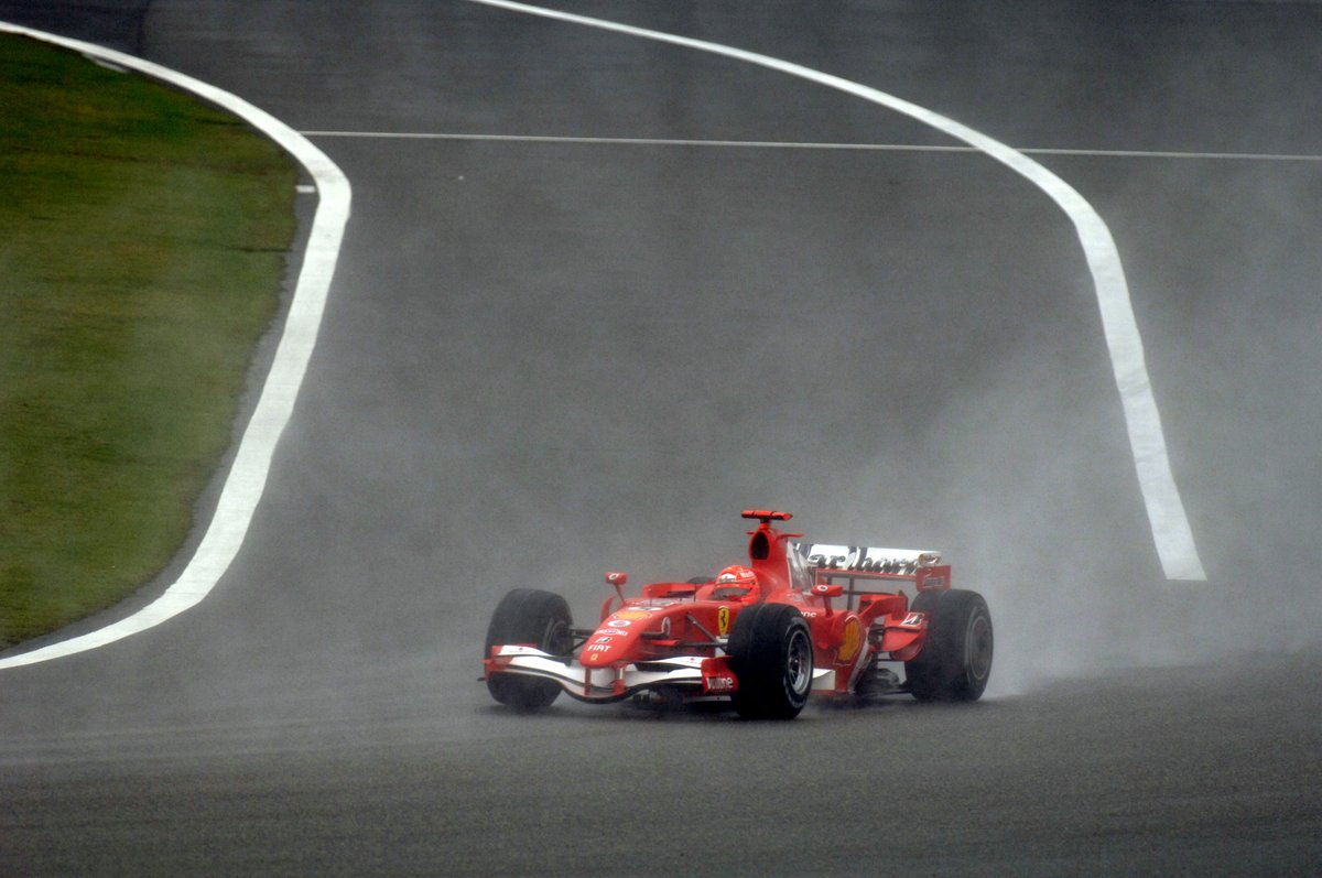 AlexF1Direct's tweet image. C'était un 1er octobre ... je me souviendrais toujours de cette victoire, et quelle victoire ... sa dernière en F1 et surement l'une de ses plus belles !
Il mène aujourd'hui un autre combat ... tes fans d'antans te soutiennent toujours champion !
#KeepFightingMichael