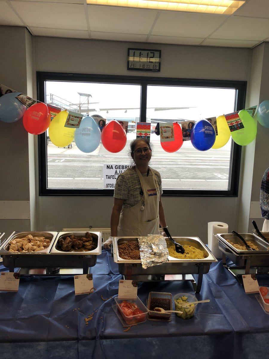 LeonoreN's tweet photo. Mooie ochtend bij Aircraft om samen #diversiteit te vieren tijdens @IntegratieDiner @DiversityDayNL 

Op naar de lunch @ terminal https://t.co/XdDQUWpX1V