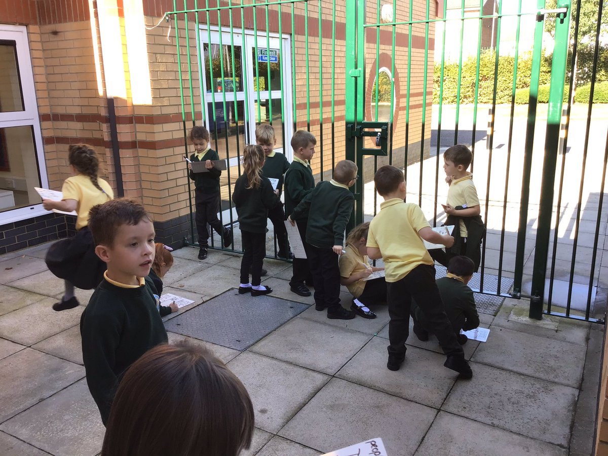 MissCarr11's tweet photo. In Year 2 we have been learning about nouns and after going on a noun hunt we did a text interrogation looking for nouns in our class book, Bog Baby #nouns #textinterrogation @Y2CFeatherstone https://t.co/0lURMs4bLi
