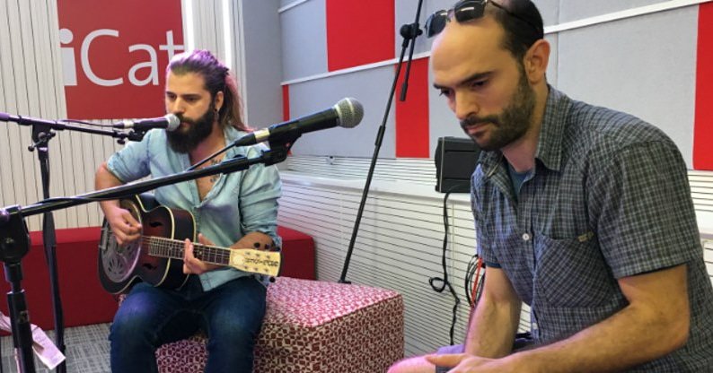 Un plaer passar aquest matí amb la bona gent de <a href="/elsexperts/">Els experts</a> a @iCatfm! presentant el nostre segon disc "Moneda de tres cares" que sortirà aquest divendres 4 d'agost!