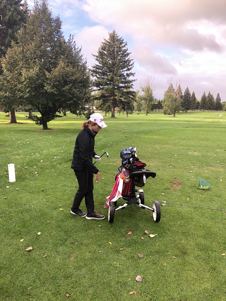 Sophomore Sophie is ready to lead things off for the Deacons! #KeelinIt ⛳️ 
Hashtag cred: <a href="/n8olson31/">Nathan Olson</a> 
<a href="/GoDeacons/">Deacon Activities</a> <a href="/ShanleySAC/">Shanley SAC</a>