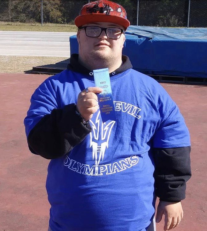 AGcropmaze's tweet photo. 3 of our very own farm team members, who participate in @SpecialOlympics @soflinfo as Athletes and Unified Partners, inspired our 2019 maze design!  A portion of this year’s ticket sales will be donated to Special Olympics Florida - Clay County! https://t.co/T7d5FHH6mr