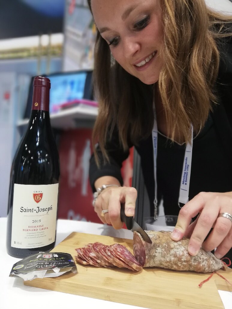 Acorel_Comptage's tweet photo. Parce que chez Acorel on sait recevoir!! 
Chers visiteurs @27eRNTP nous vous attendons Stand 55c Hall 2, avec des bons produits bien de chez nous ☺️🍷
#RNTP19 
#aperitif #ardeche #gueze https://t.co/OxtcHNRVXX