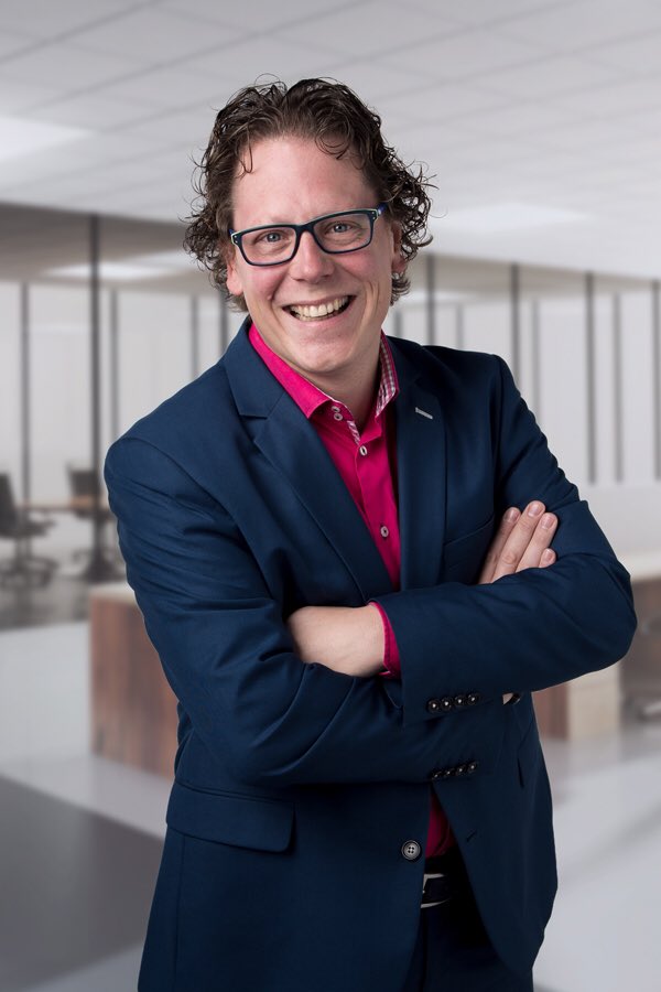 BLINCKschoon's tweet photo. Soms blijkt een โnieuwe jasโ toch minder lekker te zitten dan een oude. Dat vond onze (nieuwe) #collega Albert ook. Wij zijn daarom blij te kunnen melden dat hij va 1 oktober weer bij ons begonnen is als #rayonmanager. Welkom terug! #Schoonmaakbedrijf #Blinck #Almere #Amsterdam https://t.co/tXB2eQJSQZ