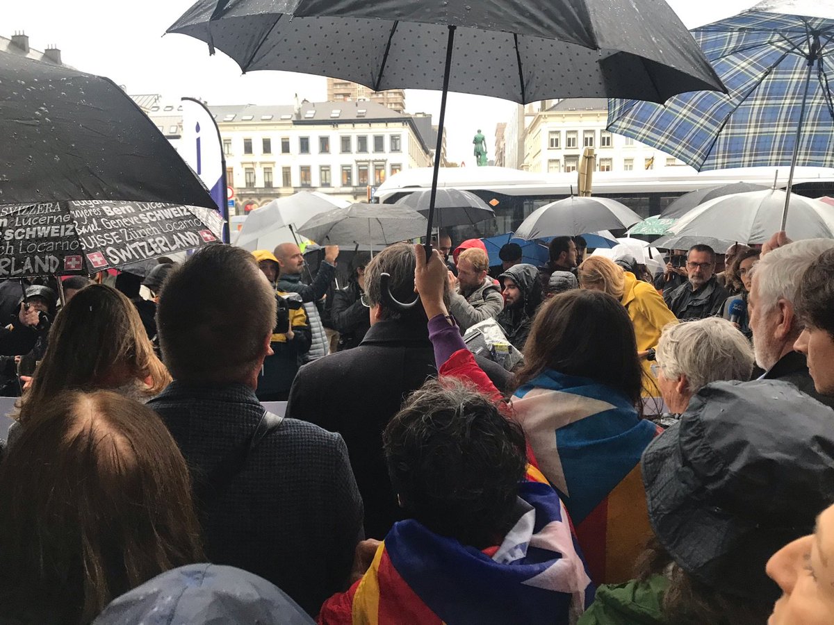 ourvoteseu's tweet image. Thank you president @KRLS Puigdemont, ministers un exile @ClaraPonsati @MeritxellSerret @LluisPuigGordi @toni_comin, MEPs @mattcarthy @IzaskunBilbaoB @pernandobarrena, senators @markdemesmaeker @jami_matamala for joining us today in Brussels #DoNotStealOurVotes