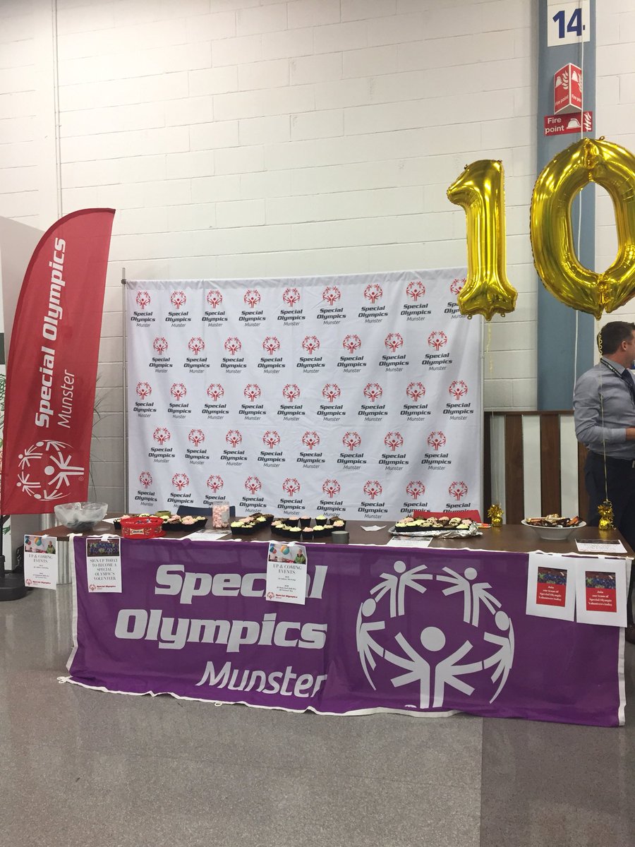 shanemwalsh's tweet photo. Celebrations well underway for @DellTech 10 year partnership with @SOIreland #IWorkforDell @SO_Munster @AongusatDell @Colman_OFlynn https://t.co/ubaZHy0Atu