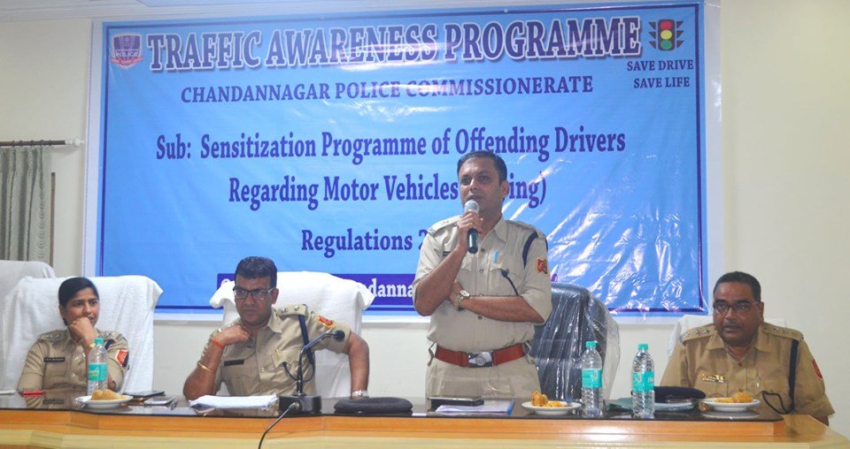 WBPolice's tweet photo. Traffic Awareness programme was organised by #ChandannagarPoliceCommissionerate to aware vehicle drivers regarding traffic rules and regulation of Motor vehicles act. #AwarenessIsTheKeyOfSafety https://t.co/04KkBMSXzS