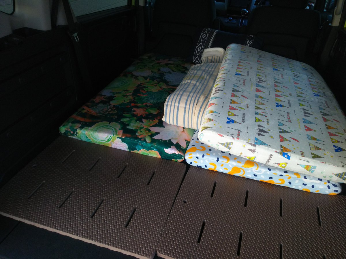 ばると ニトリのバスマットとナフコのマットが車中泊にちょうどいい あまり固さも感じなくてよく寝れそうです ばると ニトリのバスマットとナフコのマットが車中泊にちょうどいい あまり固さも感じなくてよく寝れそうです