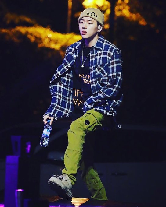 ZicoBlockbFr's tweet photo. IG ~ 290919 | woozico0914

[🇫🇷] #LeBonnetKOZEtaitUnCadeauD_anniversaireDeBabylonhyung_IlL_aFaitSpécialement
shout out to my man @/realthebabylon

Eng : KOZ_Trans https://t.co/gKm4SW2SIk