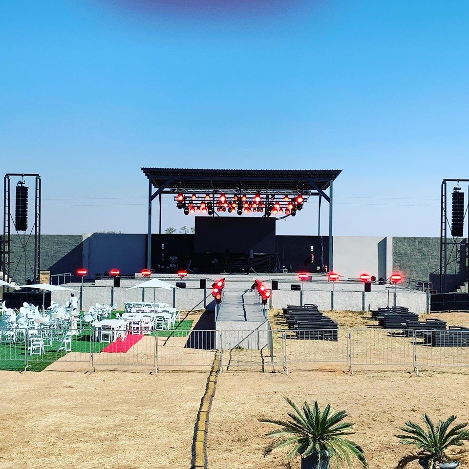 blackmotionsa's tweet photo. Sound ✔️
Lighting ✔️
Audio Visuals ✔️
Stage works ✔️
Contact us for your event management and technical solutions info@blackmotion.co.za #blackmotion #robelighting #claypaky #grandma2 #lacousticskara #karasystem #ledscreens #audiovisual #eventmanagement #eventtechnical https://t.co/axSk92S7eA