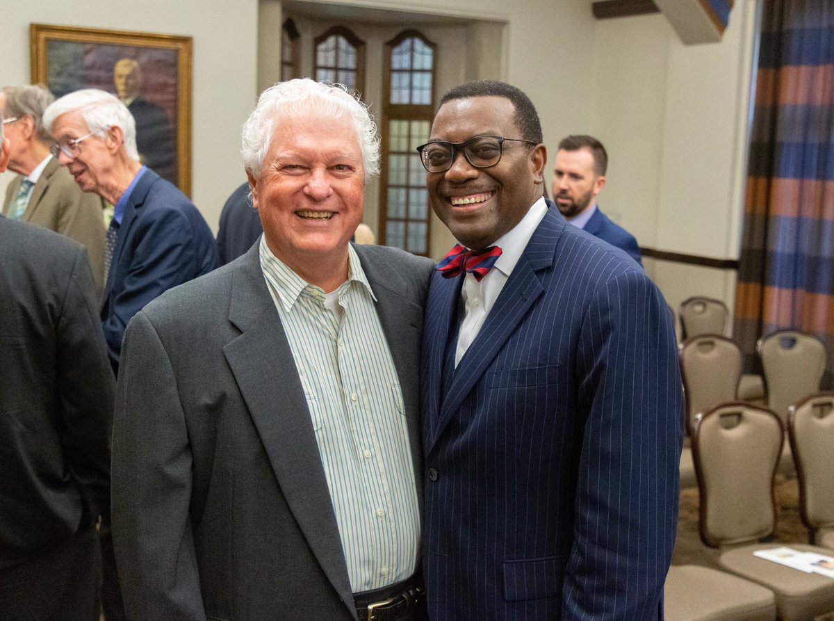 akin_adesina's tweet photo. A $100 investment: I remember...I had only 25 cents left in America. Could not pay 50 cents for bus to school. Same day Prof John Connors gave me a $100 check. Was like a million dollars. He sent me to Prof Phil Abbott who gave me a scholarship, same day! Forever grateful. 🙏🏼💕 https://t.co/Wb9qNUzyQ1