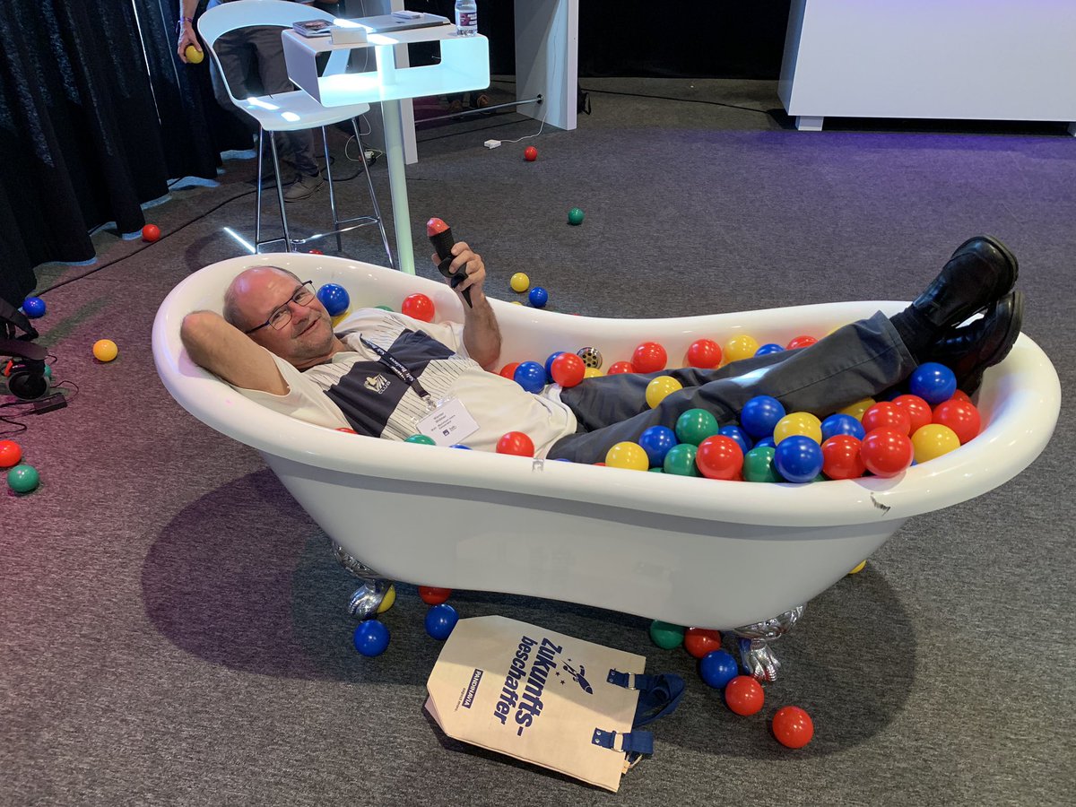 NewWorkTeam's tweet photo. #Gedanken19 auch Werner geniesst‘s - er meint, es sei der entspannteste Ort an der BIW 👍🏻 https://t.co/dzMEjXp5y0