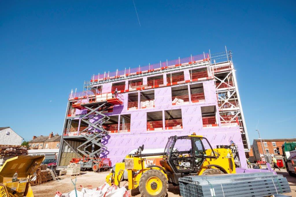 bandkbuild's tweet photo. Latest pictures by @bandkphoto from the project by our #bkps team in Beeston for @PeverilHomes & @CharterpointG where we are building a new grocery store with apartments above designed by #Nottingham architect @MCaArchitecture #webuild 1/2 https://t.co/EBXx1q1BdC
