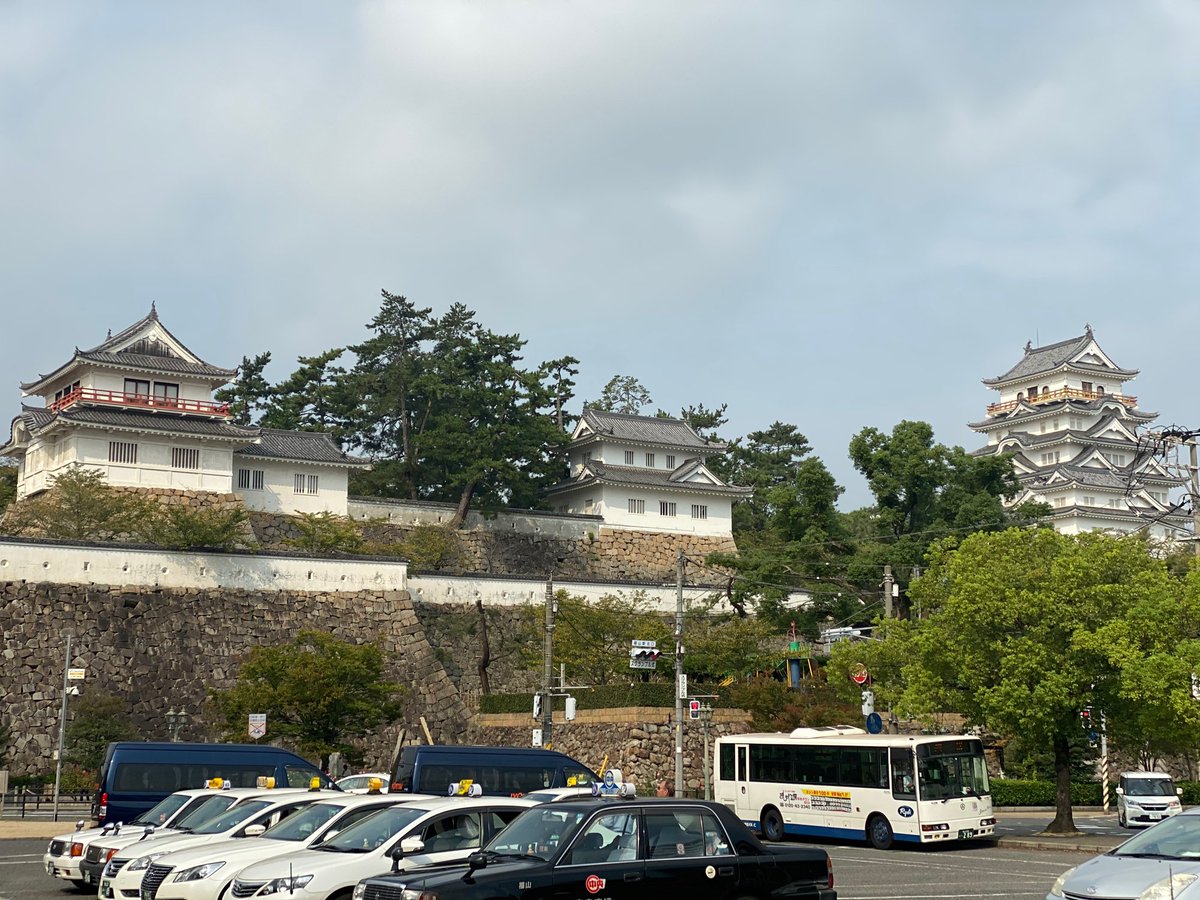 takeyama0330's tweet photo. 福山城。
ナイトスクープロケ終わる。
結果
ふ・う・ぞ・く・い・け・ず。

これでいいのだ！ https://t.co/StgKNbwhEH