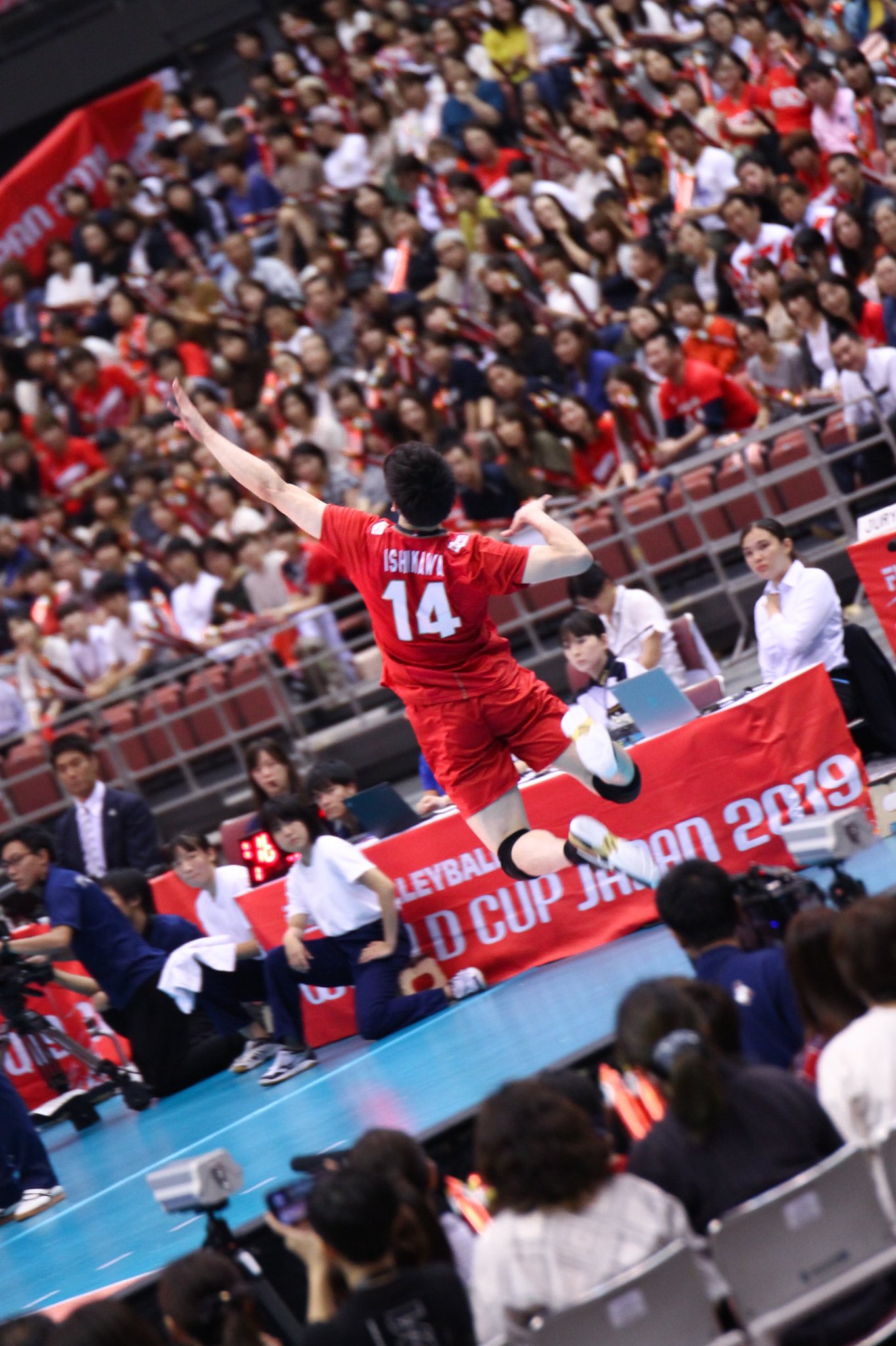 まりち A Twitter 人生初の石川祐希さん こんなにも高く飛べて 強く打てて 人に衝撃を与える選手が 日本にいるのが どんなに幸せなことかと 思いました 石川祐希 選手 ワールドカップバレー T Co Tixwibuo7r Twitter