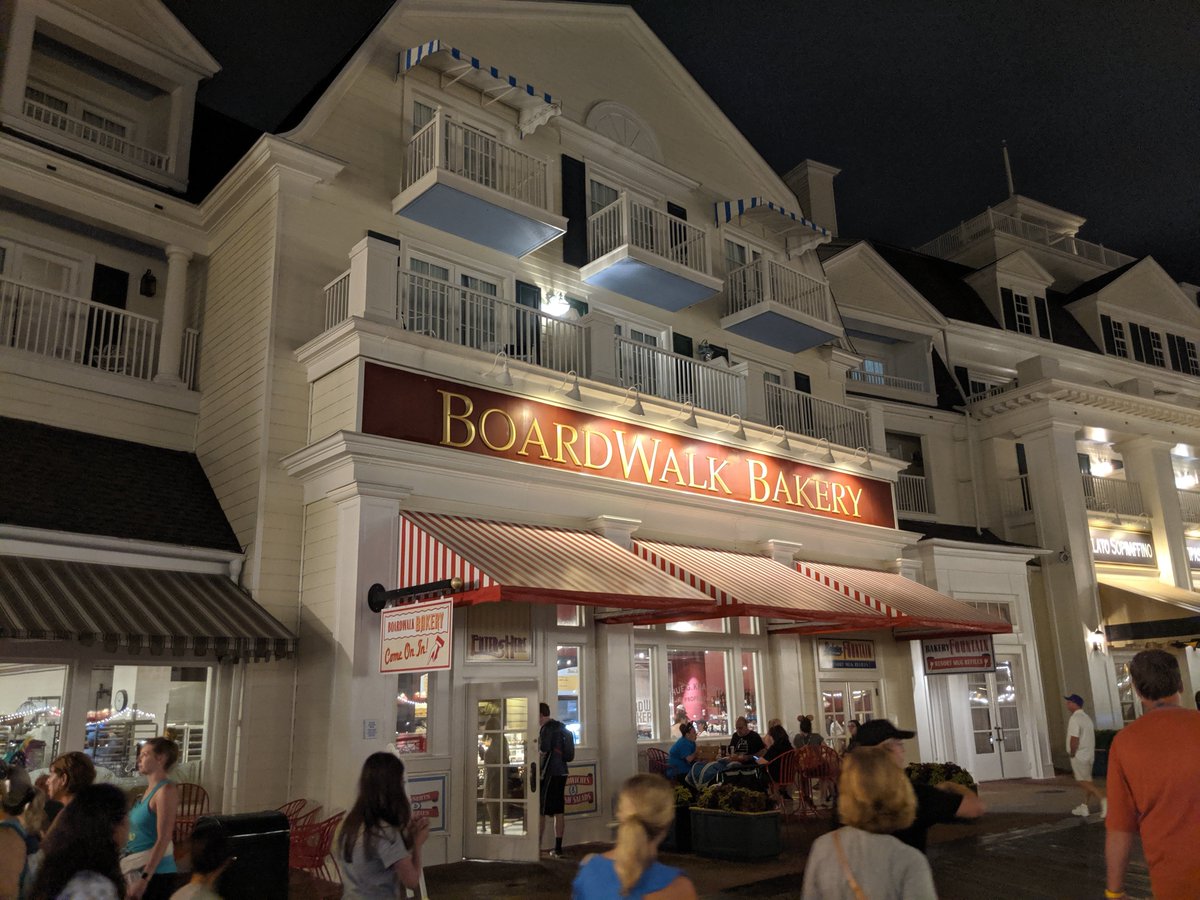 jonmchristensen's tweet photo. Night time at the #10upsummit in Disney is awesome! https://t.co/AHFt2Hz9YD