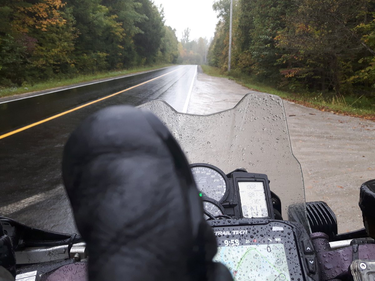 Drizzel can be frustrating. One quick wipe with a well placed thumb wiper on our <a href="/AerostichDesign/">Aerostich</a> gauntlet insulated gloves is the cure. 
So impressed by such a small element of design.
#gloves #EXploreByMotorcycle #AdventureRiderRadio #motorcycle #gear