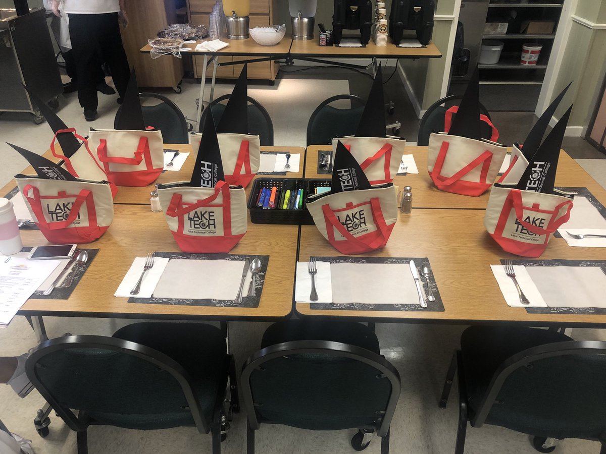 LakeCCReadiness's tweet photo. Thank you @LakeTechCollege for hosting our high school counselors this morning. We are excited about our great day of learning! 
@frances_celis @MartaCRamirez1 @DanielsKathlene  @KatiPearson @ReichJohnsl @kimworkbrown @RatterAngela @LynneaWeissman @LeslieNoble2021 @hippers56 https://t.co/VJkVgdUdr0