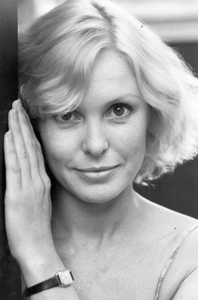 Happy Birthday to Victoria Tennant! 
