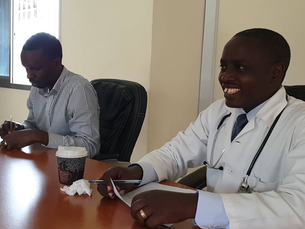 Chairman of #RMDC meet the delegation of #REAF talking about Health Care Service Delivery and strategies for Medical Doctor retention especially Medical Specialist. #REAF promised to make advocacy to improve life standard of Medical Doctor. <a href="/erudakemwa/">Rudakemwa</a> <a href="/vuguziga/">THADEE VUGUZIGA</a>