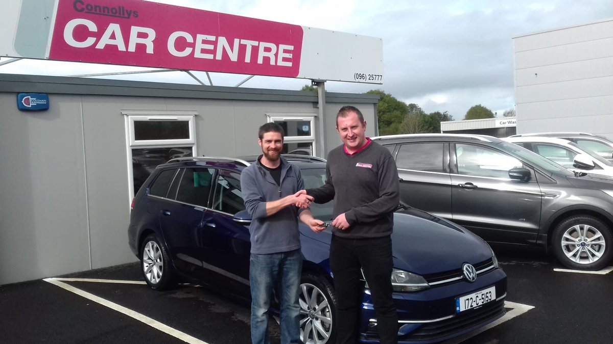 Here is Sean Lehane from Clane Co Kildare collecting 172 Golf Estate from Fergal recently. Congrats and best of luck with the new car Sean.

#Connollys #connollysusedcarhandover #usedcarsupermarket