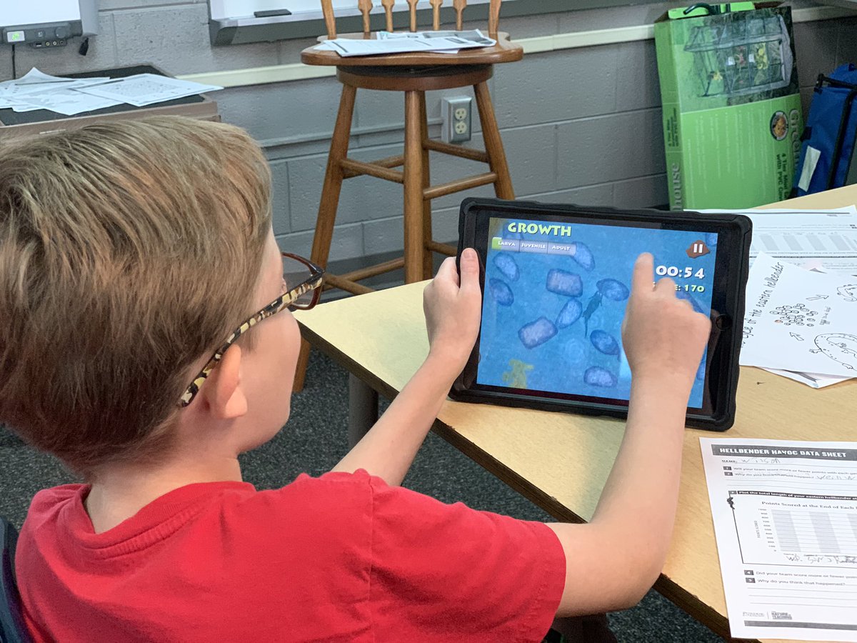 RaichelsWriters's tweet photo. Fifth grade science saved the #easternHellbender with a great game made by @PurdueAg to wrap up our conservation unit. PLUS our lettuce is thriving in the windows and #aquaponics kit, and #PascaltheAngryChameleon has finally joined us! #petsintheclassroom #weareMG @MGUSC_Goblins https://t.co/bDcliF30Pe