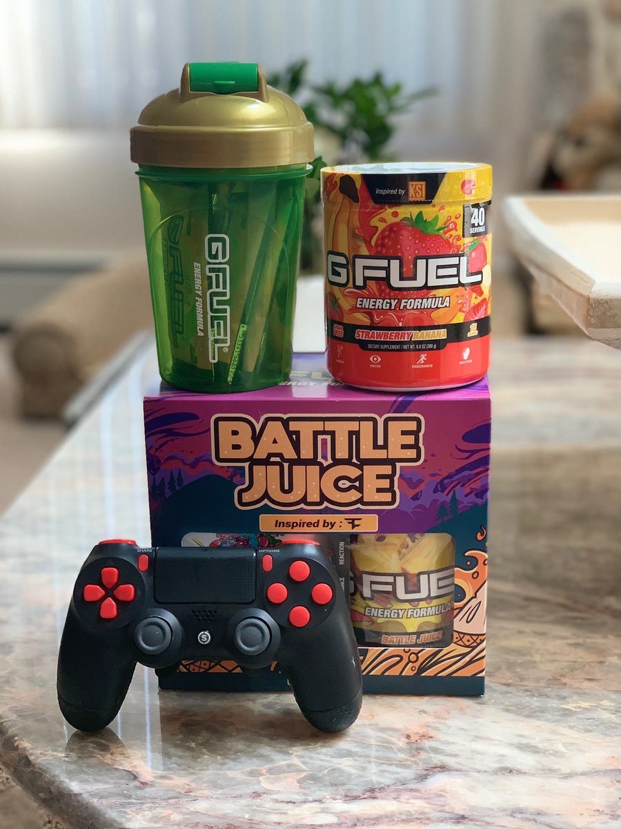 ZooMaa's tweet image. *** GIVEAWAY ALERT *** 

Giving away a Scuf controller and lots of Gfuel. Everything you see in the picture! 

To enter the giveaway: 
✔️ Follow @tomGRVTY 
✔️ Follow @ZooMaa 
✔️ Retweet this tweet 

Picking two winners, good luck to you all! ❤️🐎