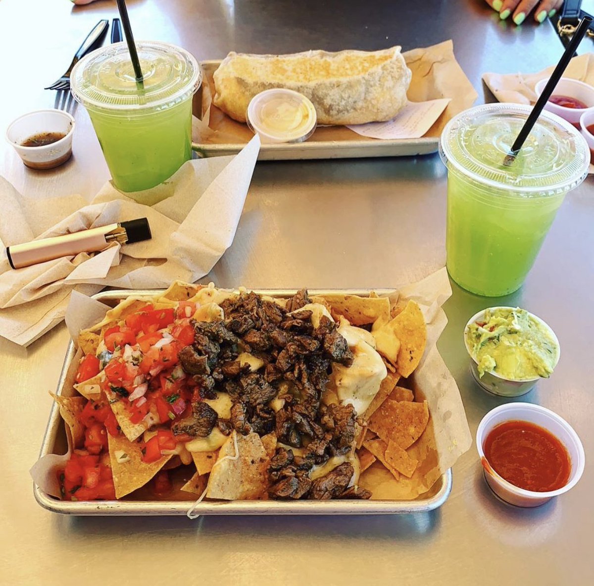 BRB I’m stuffing my face 🤤 
#cerveteca #culvercity pic @foodbylosangeles