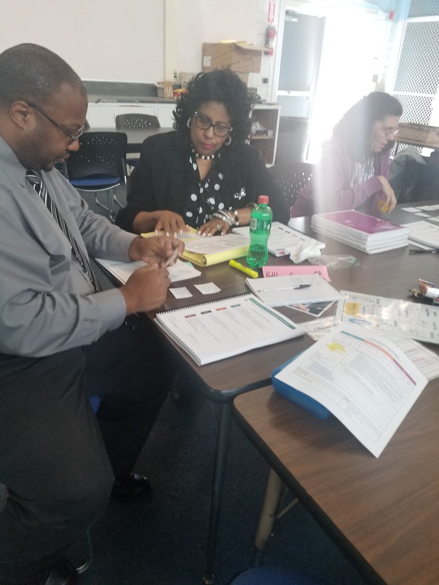 Hosler Middle School Teachers are lead learners! Yesterday, we engaged in Deep Learning around DOK and Cycles of Inquiry! @LynwoodSchools