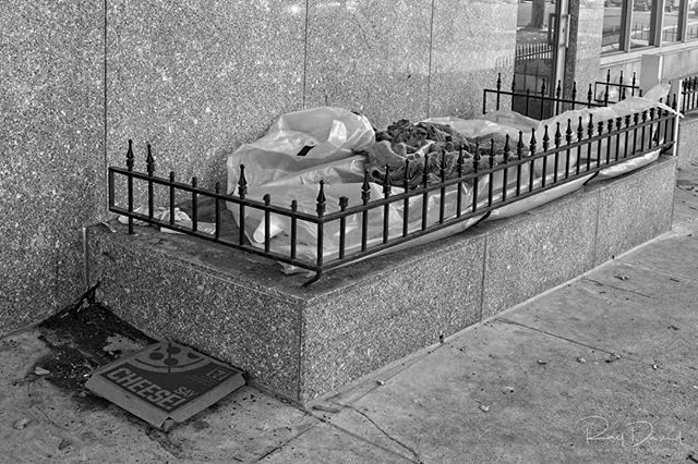 RayDavidPhoto's tweet image. What would you do? What would you do if you woke up from a dream where you were homeless, only to realize it wasn't a dream? Where would you sleep? What would you eat? Where would you bath? How would you accomplish the basic needs of life that the rest o… bit.ly/2mEPdAE